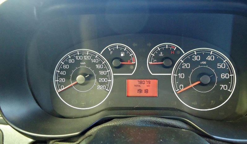 FIAT Grande Punto – 2011 full