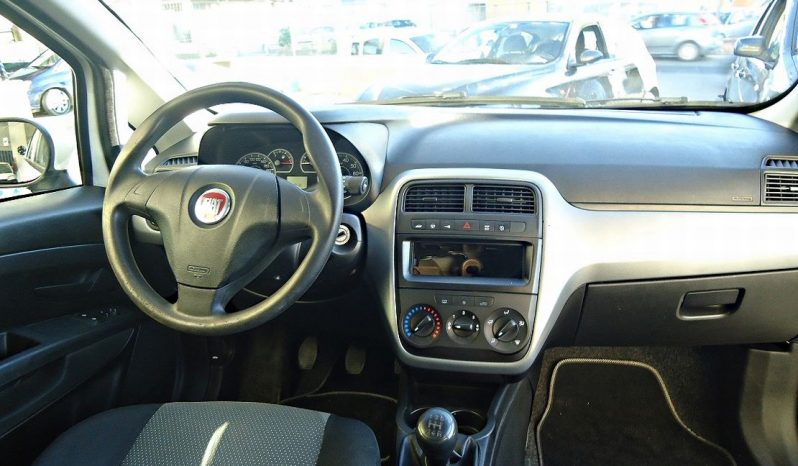 FIAT Grande Punto – 2011 full