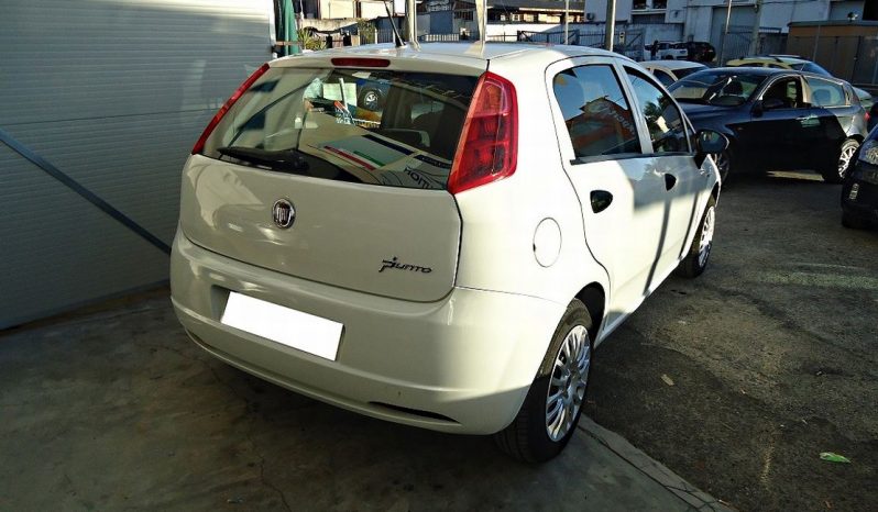 FIAT Grande Punto – 2011 full