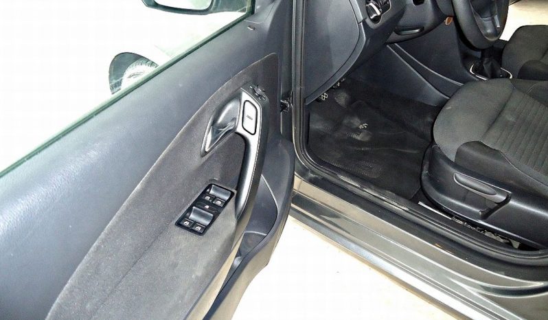 VOLKSWAGEN Polo – 2011 full