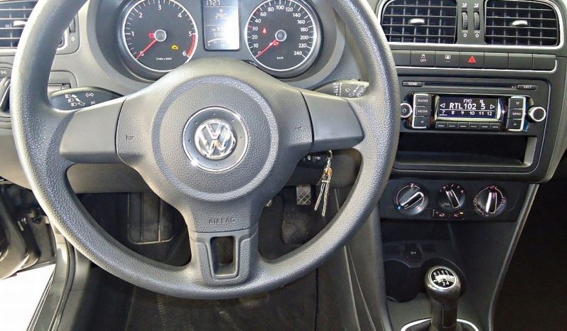 VOLKSWAGEN Polo – 2011 full