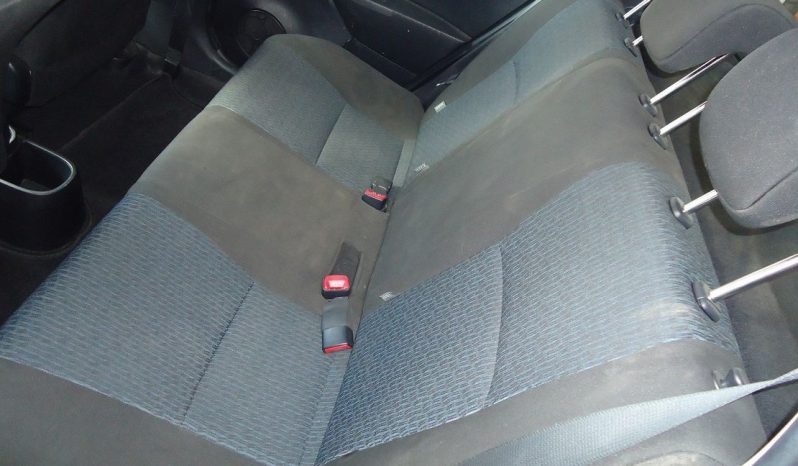 TOYOYA Yaris (2012) full