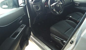 TOYOYA Yaris (2012) full