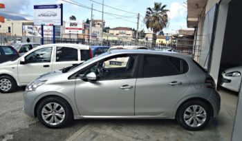 PEUGEOT 208 (2013) full