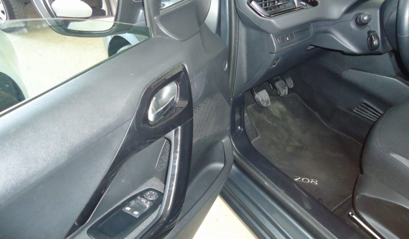 PEUGEOT 208 (2014) full