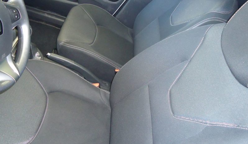 RENAULT CLIO Live (2015) full