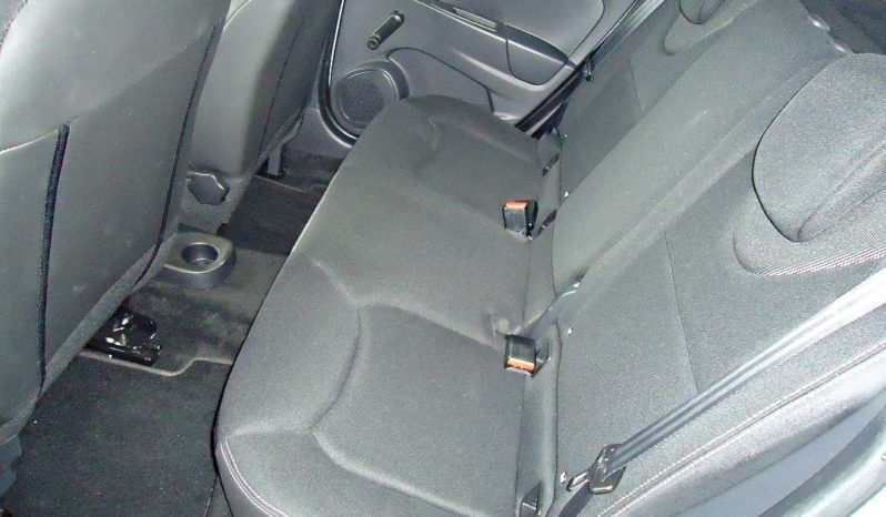 RENAULT Clio (2016) full