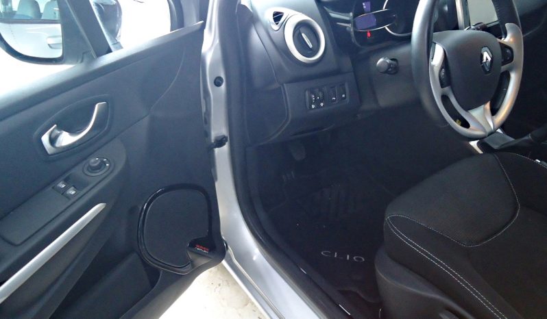 RENAULT Clio (2016) full