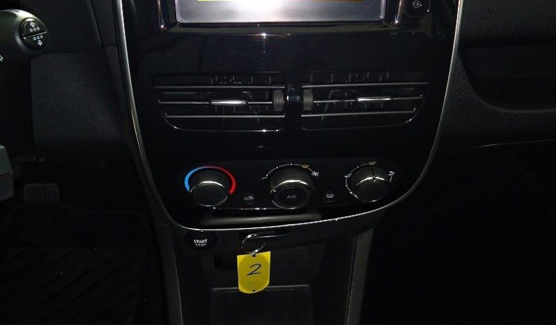 RENAULT Clio (2016) full