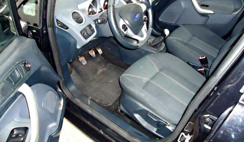 FORD Fiesta (2009) full