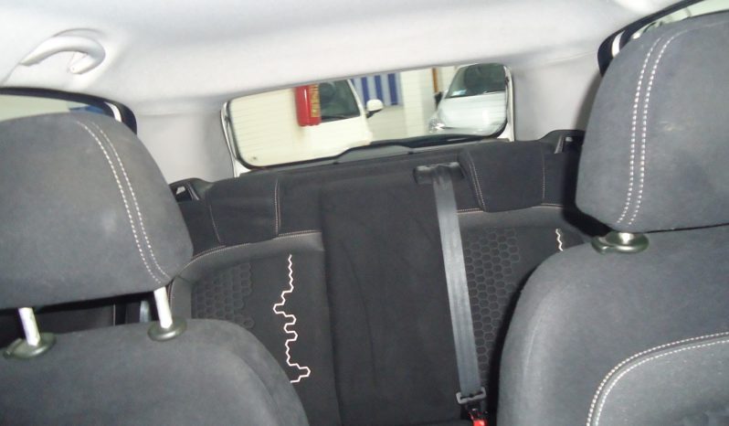 FIAT Punto Lounge (2014) full