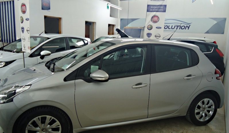 PEUGEOT 208 (2015) full