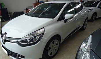 Renault Clio (2015) full