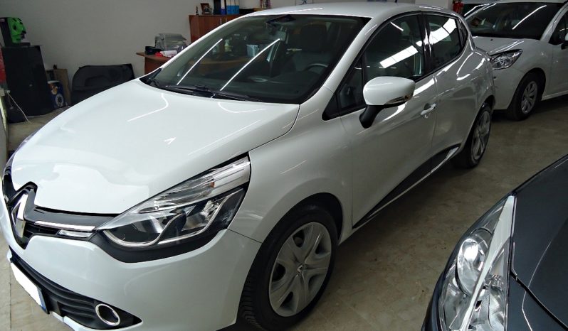 Renault Clio (2015) full