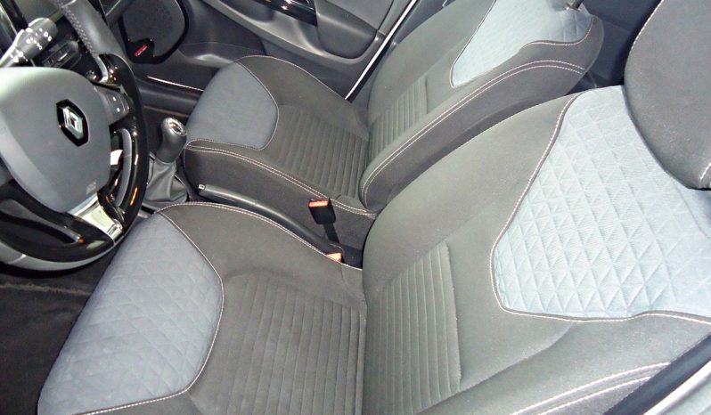 Renault Clio (2015) full
