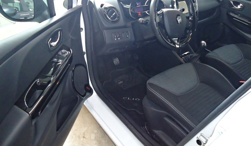 Renault Clio (2015) full
