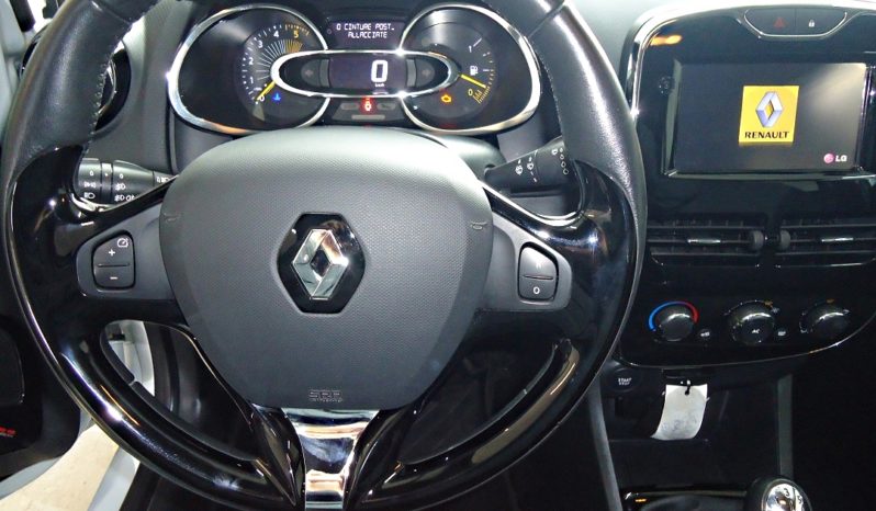 Renault Clio (2015) full