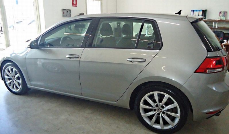 VOLKSWAGEN Golf (2015) full