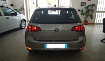 VOLKSWAGEN Golf (2015) full
