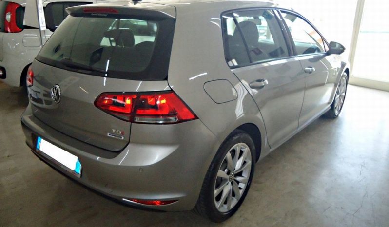 VOLKSWAGEN Golf (2015) full