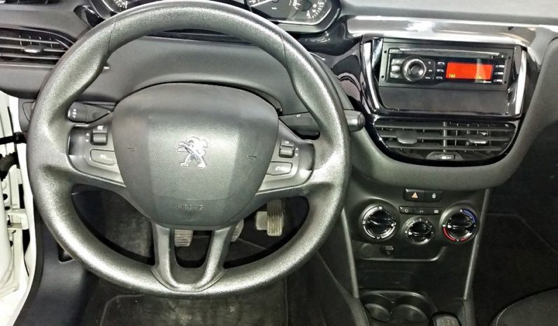 PEUGEOT 208 (2015) full