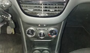 PEUGEOT 208 (2015) full