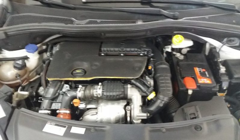 PEUGEOT 208 (2015) full