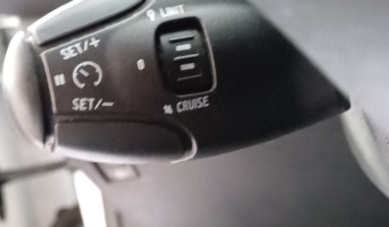 PEUGEOT  208 HDI (2018) full